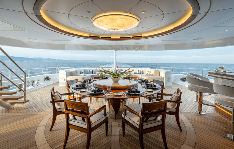 Main Deck Aft Dining And Seaitng