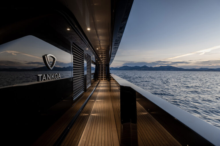 Main Deck Side Deck