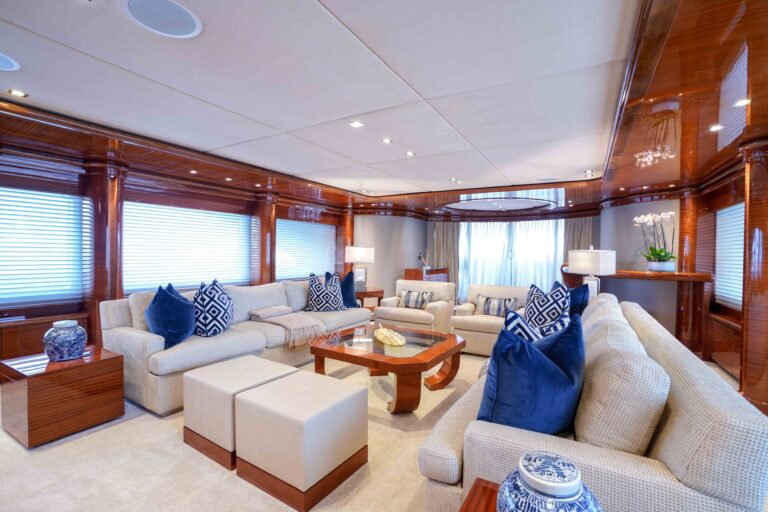 Main Saloon Aft