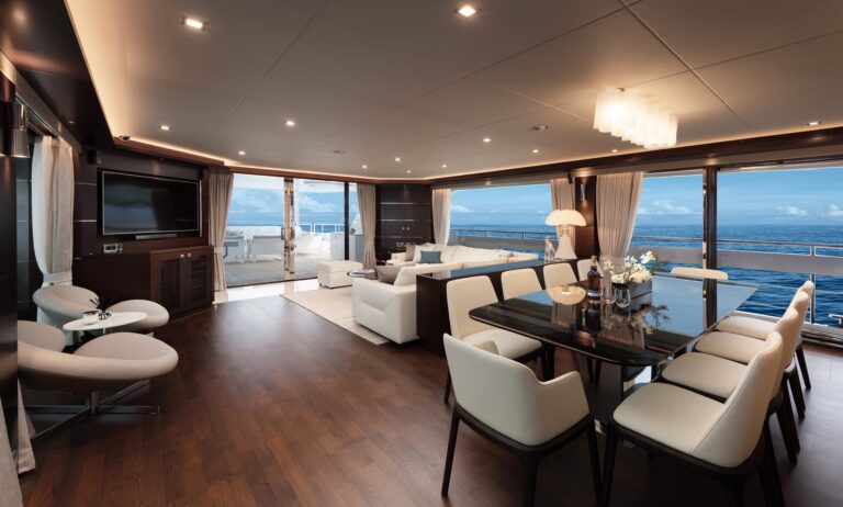 Main Saloon And Dining - Sistership