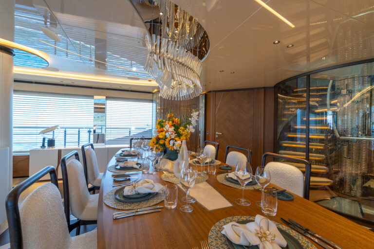 Main Saloon Dining 4