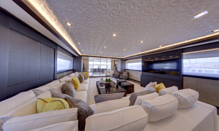 Main Saloon - Spacious Seating