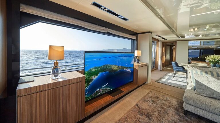 Main Saloon Tv
