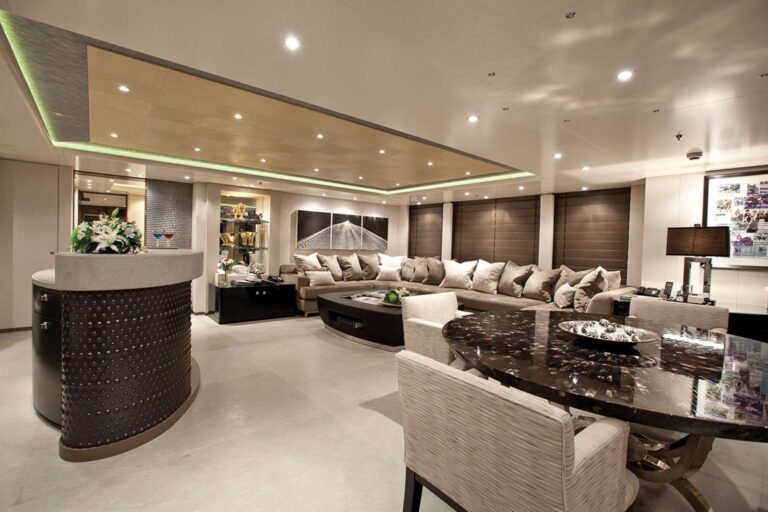 Main Saloon With Bar Area