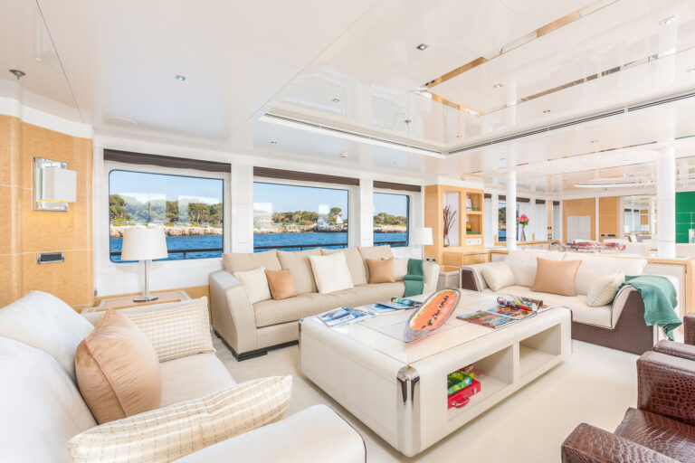 Main Saloon With Panoramic Views