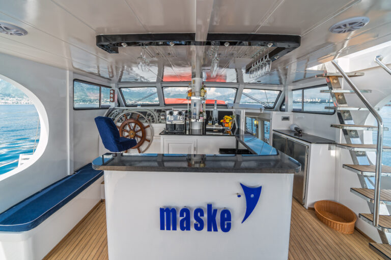Maske Bar