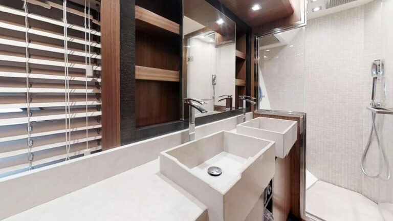 Master Bathroom 02