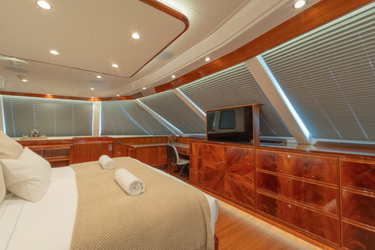 Master Cabin - Turn Down