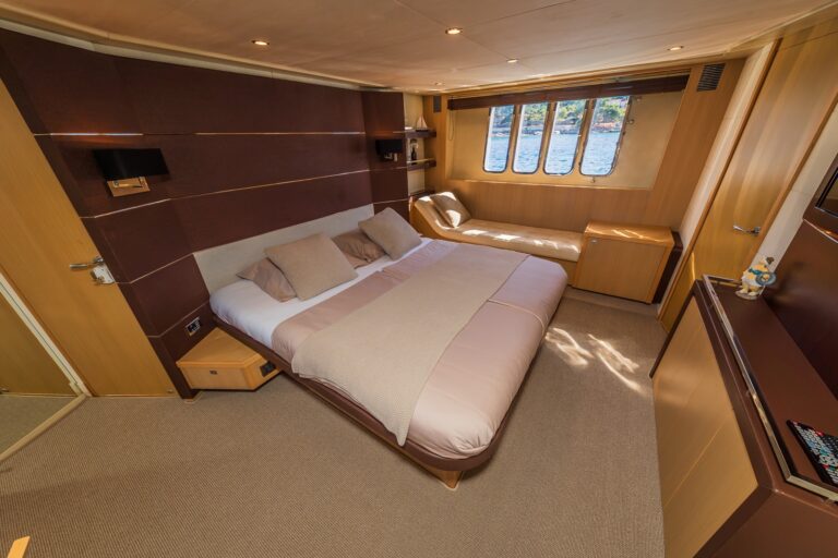 Master Guest  Cabin