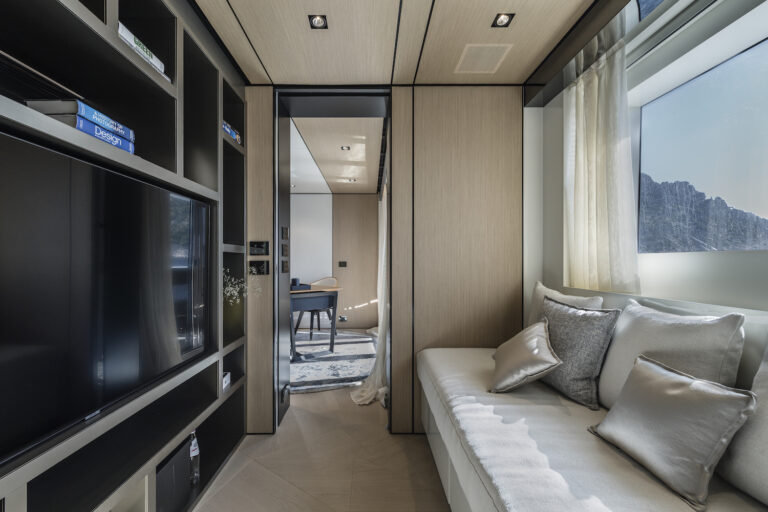 Master Saloon Area
