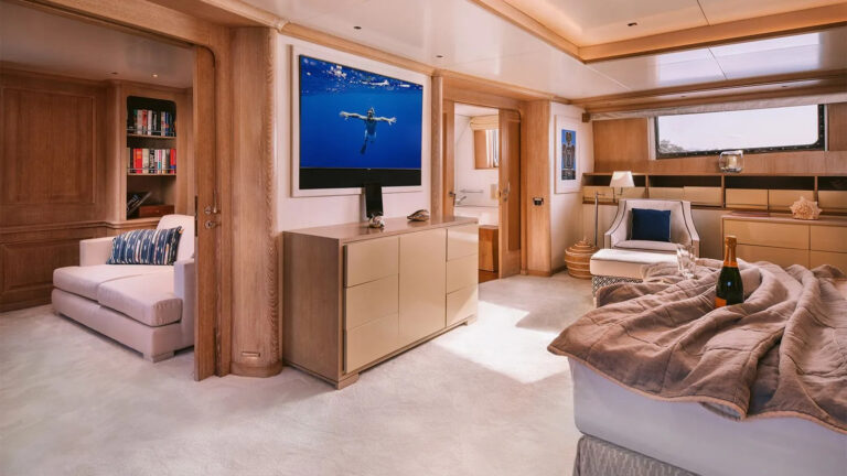 Master Suite - Tv
