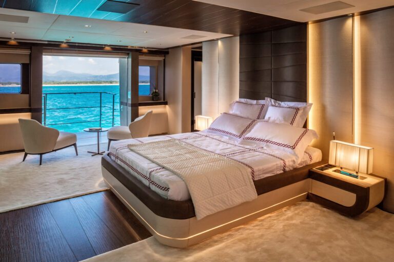 Master Suite With Baclony