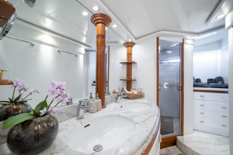 Mater Ensuite