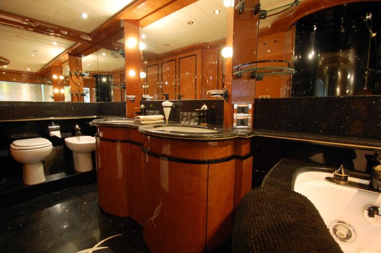 Master ensuite