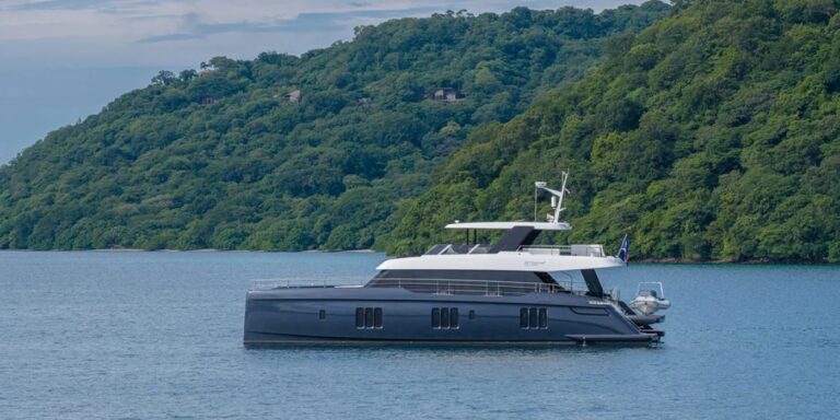 Motor Yacht COLIBRI