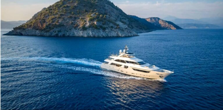 Motor Yacht GLORY