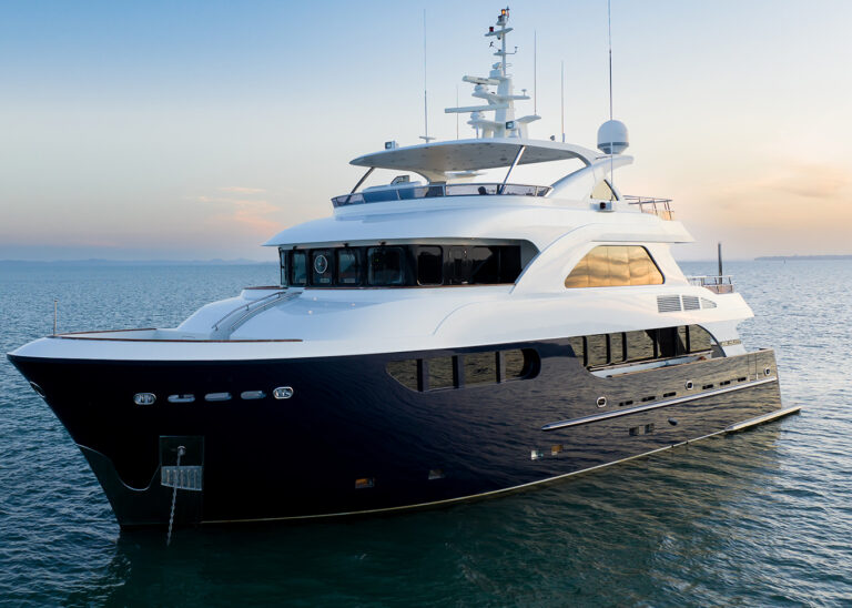 Motor Yacht INTRIGUE