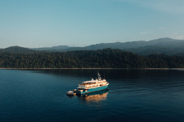 Motor Yacht - Kudanil - Jack Johns