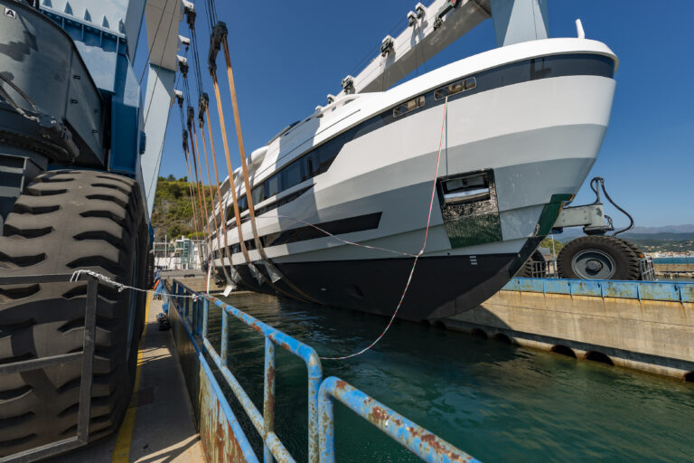 motor yacht L.A.U.L. at launch