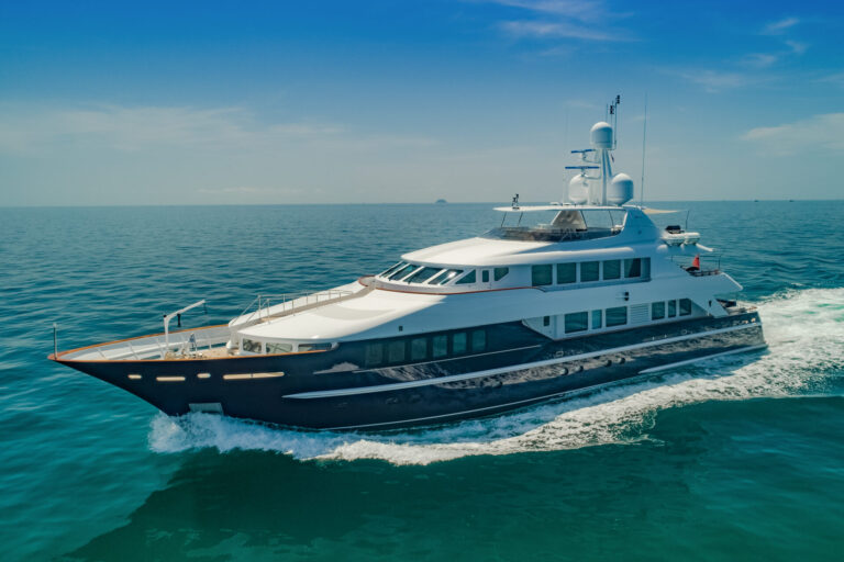Motor Yacht LADY AZUL