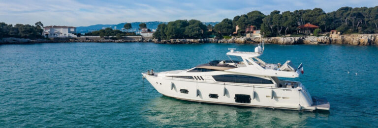 Motor Yacht LADY BEE
