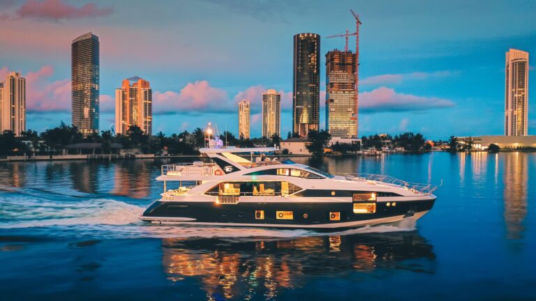Motor Yacht MAJESTIC MOMENTS