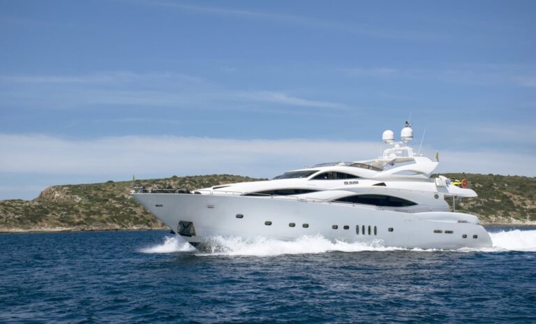 Motor Yacht MI ALMA13