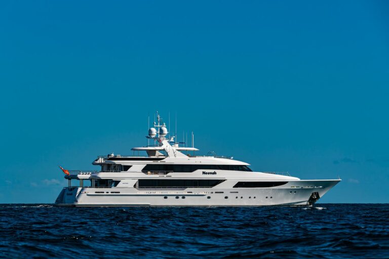 Motor Yacht NEENAH