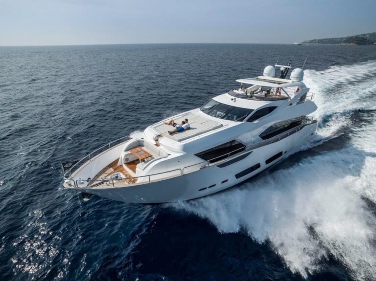 Motor Yacht NITSA Cruising