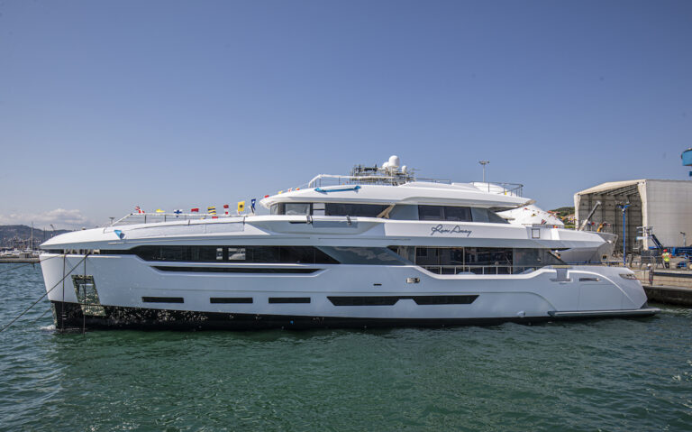 Motor Yacht RUN AWAY
