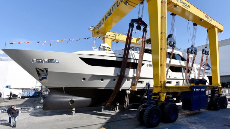 Motor Yacht Y4H At Launch
