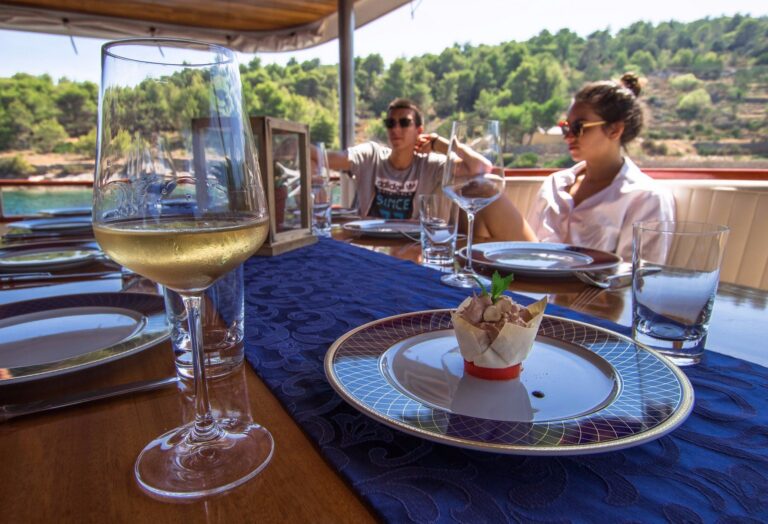 Alfresco dining