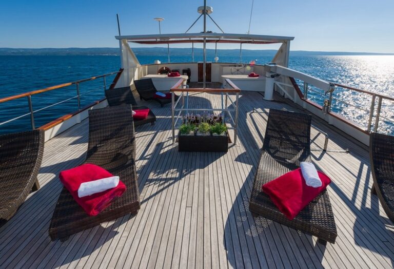 Sundeck