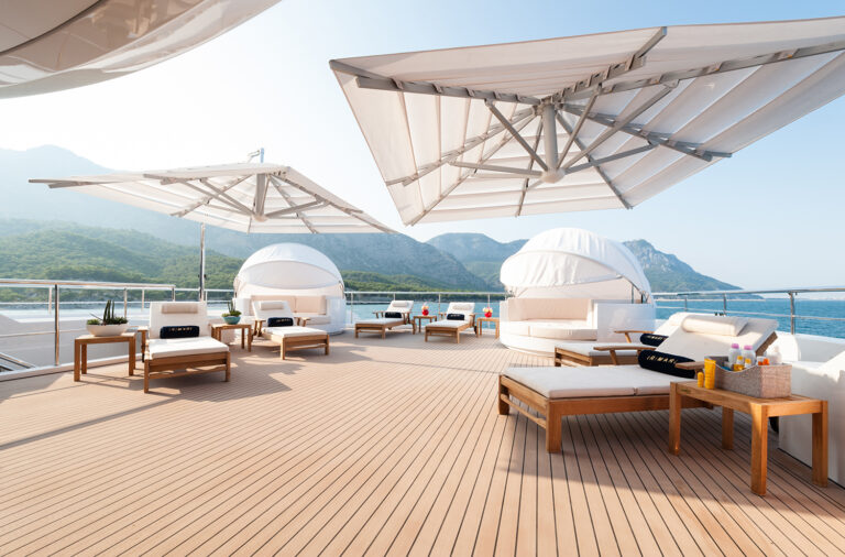 Numerous Sunbathing Options For Everyone - Sun Deck