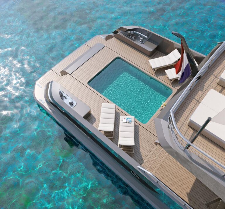 Pool On The Aft
