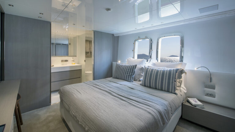 Port VIP Cabin