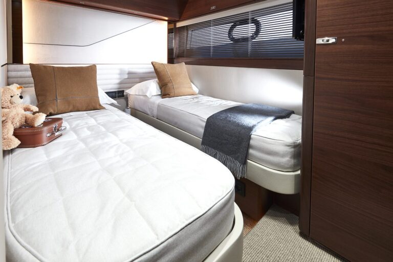 Port Twin Cabin