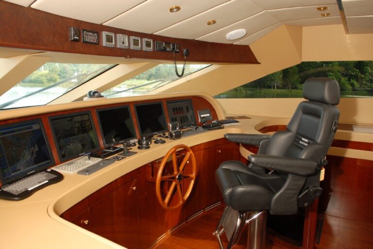 prestige-lady superyacht