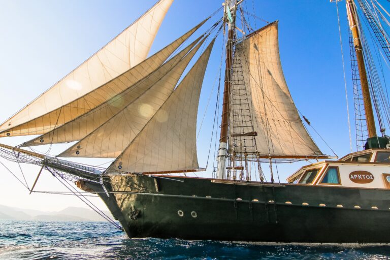 Profile Detail Of The Traditional Yacht