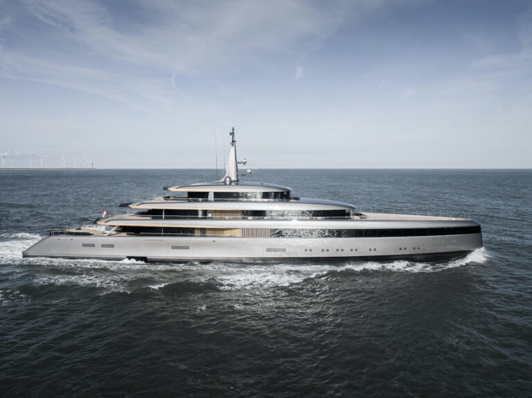 Profile Of The Yacht OBSIDIAN Delivered By Feadship