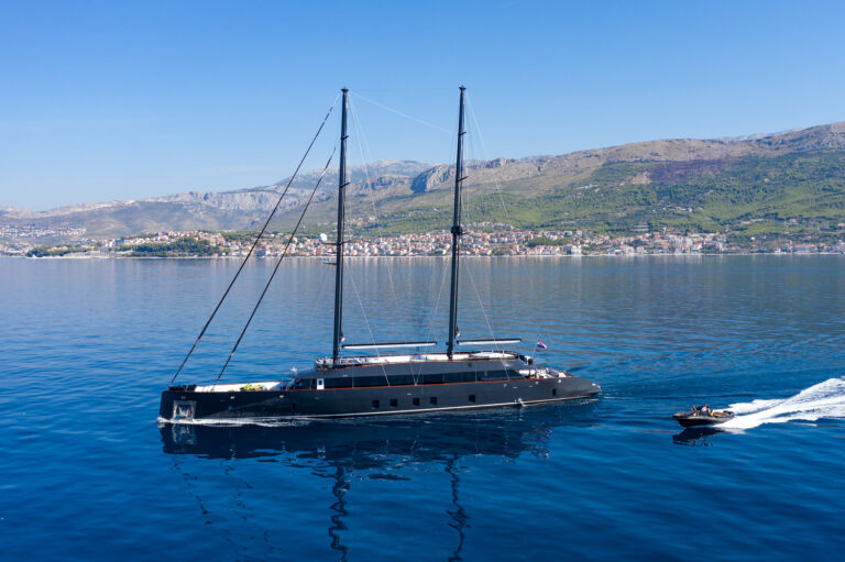 Profile Of The Yacht SCORPIOS