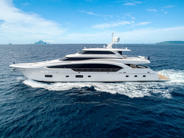 Profile Of The Yacht VIN XAN