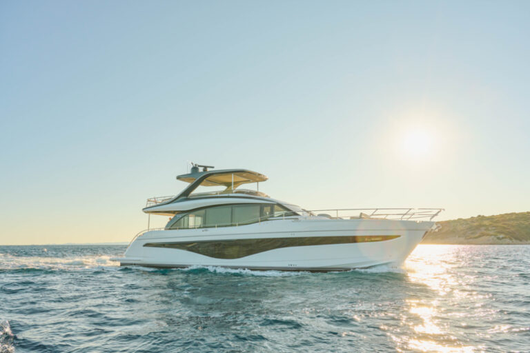 Profile Of Yacht ELIZABETH