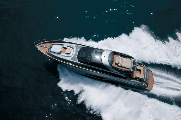 Aerial view of SILVER BREEZE