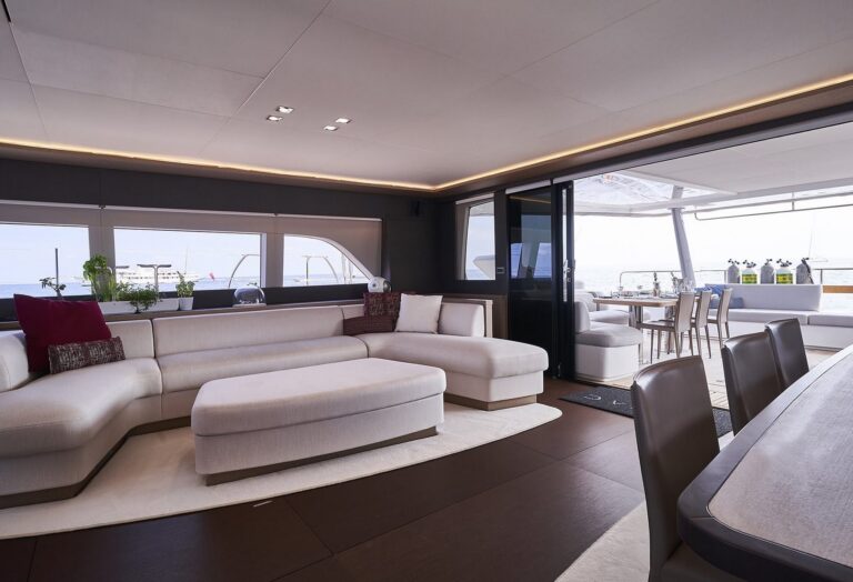 Saloon lounge