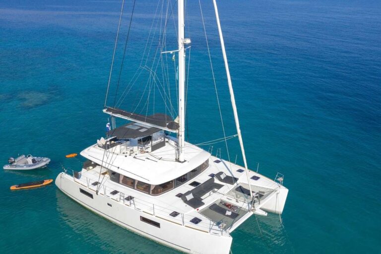 Sailing Catamaran Yacht BOOM
