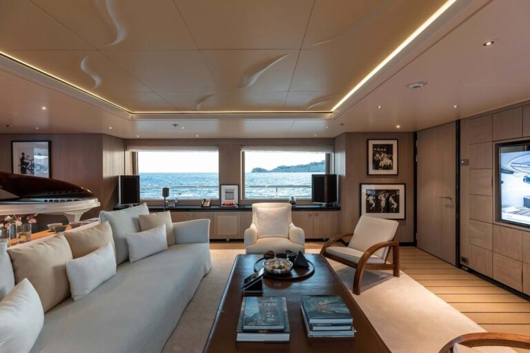 Saloon @ Damen Yachting