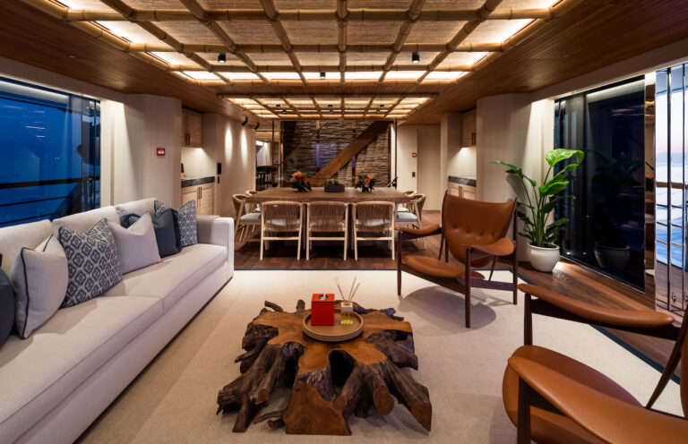 Saloon And Dining Area - Photo Jeff Brown