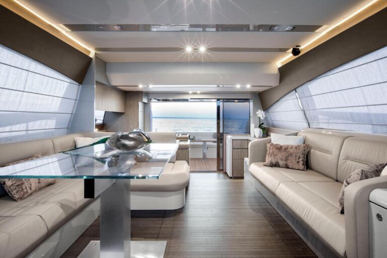 Saloon And Dining - Sistership