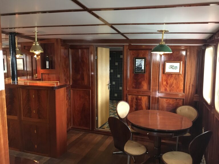 Saloon Dining Table
